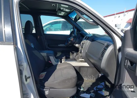 2012 Ford Escape Xlt z USA, uszkodzony, nr VIN 1FMCU9DG1CKB07799